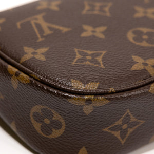 LOUIS VUITTON IVY WALLET OF CHAIN MONOGRAM CANVAS GHW