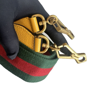 GUCCI GG SUPREME SMALL MESSENGER BAG