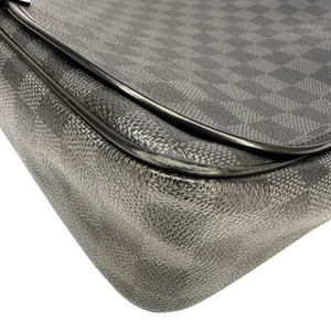 LOUIS VUITTON DAMIER GRAPHITE GM SHOULDER MESSENGER N58033