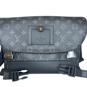 LOUIS VUITTON VOYAGER MESSENGER BAG