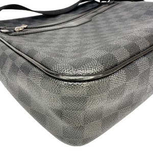 LOUIS VUITTON DAMIER GRAPHITE GM SHOULDER MESSENGER N58033