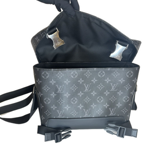 LOUIS VUITTON VOYAGER MESSENGER BAG