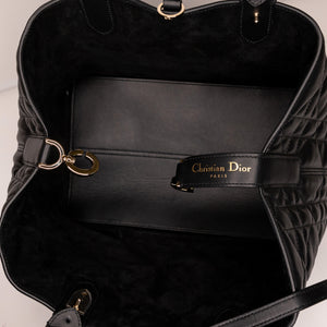 CHRISTIAN DIOR MEDIUM TOUJOURS BAG BLACK MACROCANNAGE CALFSKIN LEATHER GHW