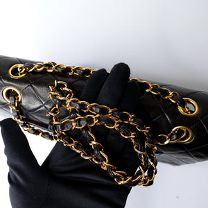 CHANEL VINTAGE MEDIUM CLASSIC FLAP LAMB SKIN GHW