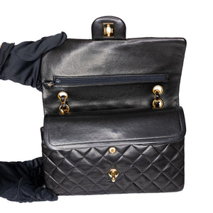 CHANEL VINTAGE MEDIUM CLASSIC FLAP LAMB SKIN GHW