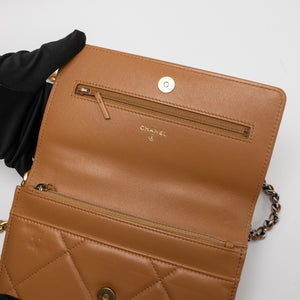 CHANEL 19 WALLET ON CHAIN LAMBSKIN CARAMEL MULTICOLOUR HARDWARE(MICROCHIP))