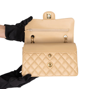 CHANEL CLASSIC FLAP MEDIUM BEIGE CAVIAR LEATHER GHW (MICROCHIP)