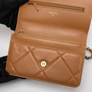 CHANEL 19 WALLET ON CHAIN LAMBSKIN CARAMEL MULTICOLOUR HARDWARE(MICROCHIP))