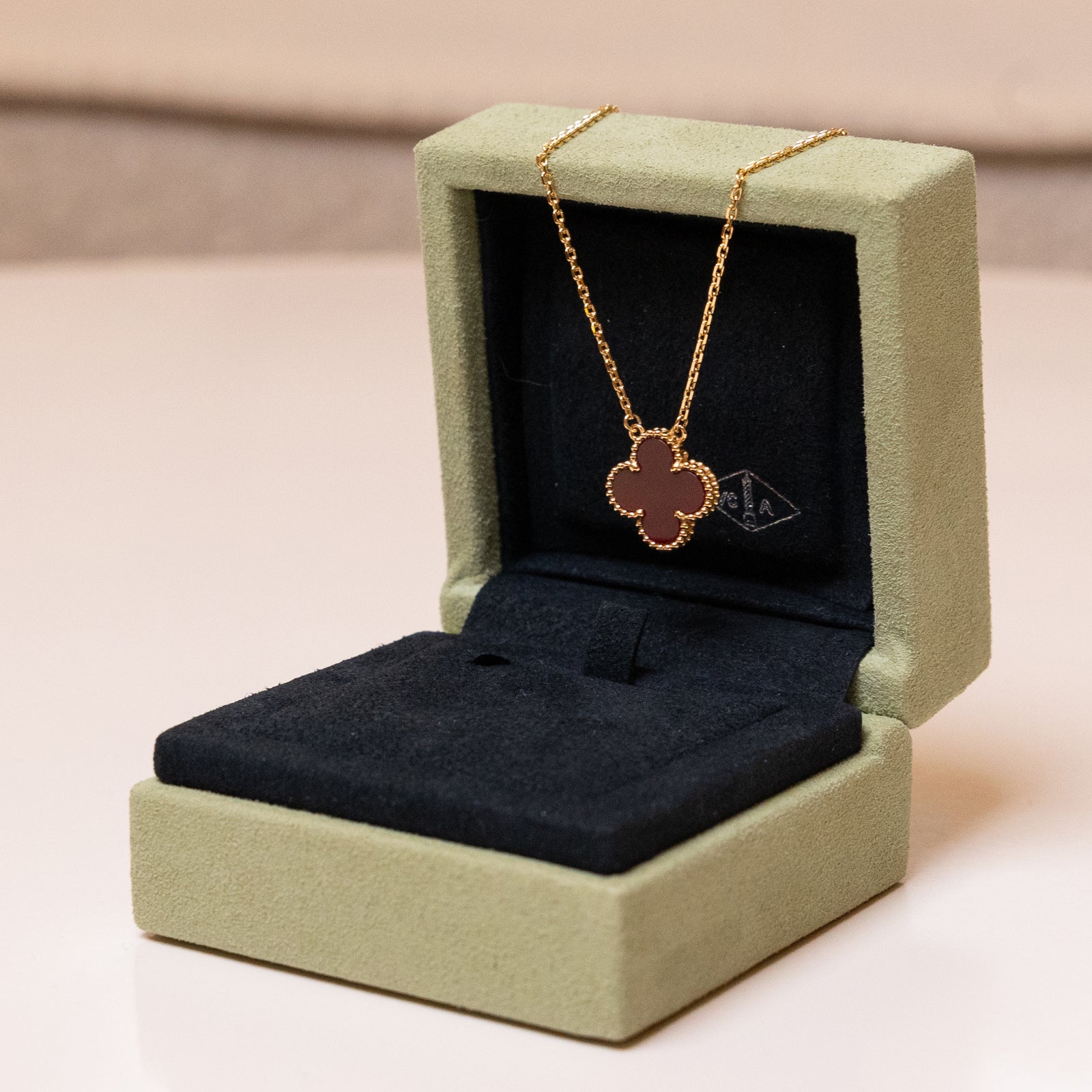 VAN CLEEF & ARPELS VINTAGE ALHAMBRA PENDANT 18K YELLOW GOLD