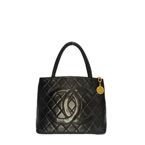 CHANEL BLACK LAMBSKIN QUILTED MEDALLION TOTE GHW