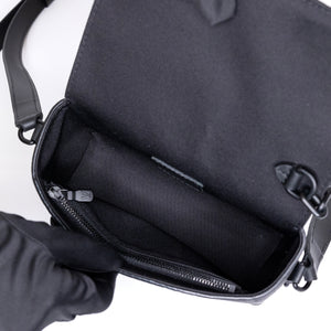 LOUIS VUITTON STEAMER WEARABLE WALLET BLACK BHW