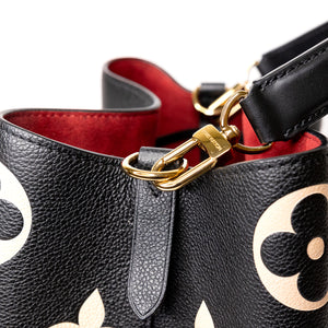 LOUIS VUITTON NEONOE BLACK LEATHER