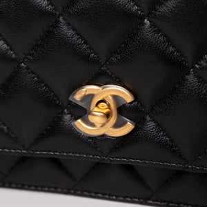 CHANEL 25A PEARL CRUSH WALLET ON CHAIN LAMBSKIN LEATHER GHW (MICROCHIP)