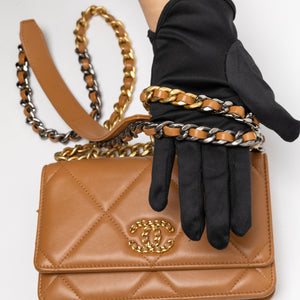 CHANEL 19 WALLET ON CHAIN LAMBSKIN CARAMEL MULTICOLOUR HARDWARE(MICROCHIP))