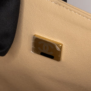 CHANEL CLASSIC FLAP MEDIUM BEIGE CAVIAR LEATHER GHW (MICROCHIP)