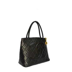 CHANEL BLACK LAMBSKIN QUILTED MEDALLION TOTE GHW