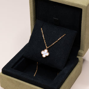 VAN CLEEF & ARPELS SWEET ALHAMBRA PENDANT YELLOW GOLD MOTHER OF PEARL