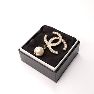CHANEL CC PEARL DROP BROOCH METAL