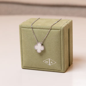 VAN CLEEF & ARPELS VINTAGE ALHAMBRA PENDANT WHITE GOLD
