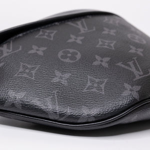 LOUIS VUITTON DISCOVERY BUMBAG PM MONOGRAM ECLIPSE