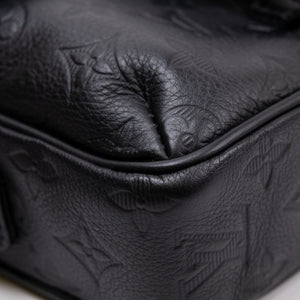 LOUIS VUITTON GETAWAY MESSENGER  BLACK MONOGRAM SHADOW LEATHER BLACK HARDWARE