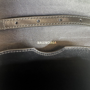 BALENCIAGA BLACK LEATHER B LOGO SHOULDER BAG