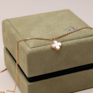 VAN CLEEF & ARPELS SWEET ALHAMBRA PENDANT YELLOW GOLD MOTHER OF PEARL