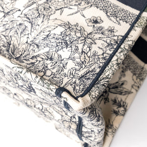 CHRISTIAN DIOR BOOK TOTE LARGE